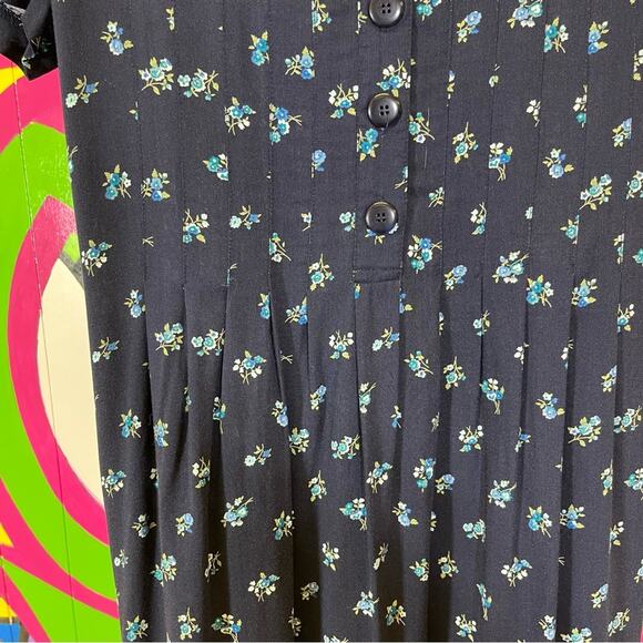 Worthington, Vintage Floral Pleated Button Up Dress. Size 10. Excellent cond! - Picture 3 of 6